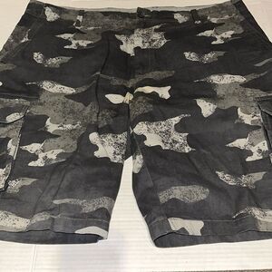 Falls creek size 42 camouflage cargo shorts